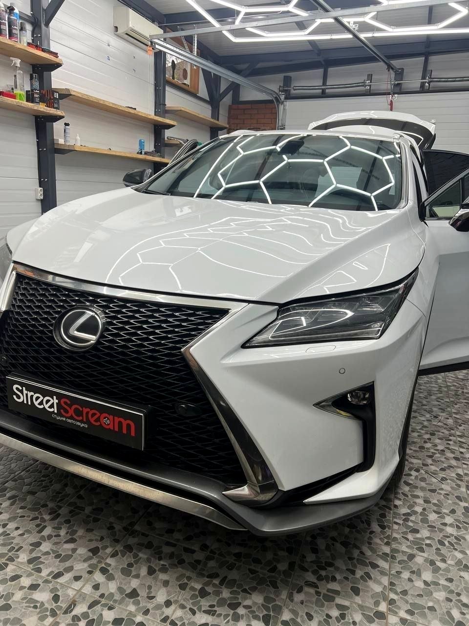 Lexus RX в студии Street Scream